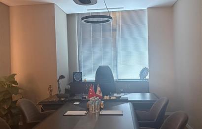 TRUMP TOWERSTA 28.KATTA,YEPYENİ,TAM EŞYALI KİRALIK OFİS