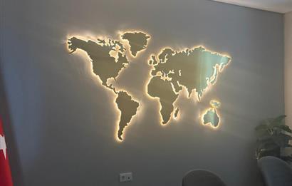 TRUMP TOWERSTA 28.KATTA,YEPYENİ,TAM EŞYALI KİRALIK OFİS