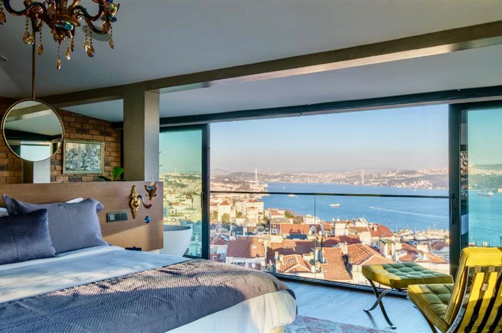 Cihangirde Manzaralı, Eşyalı, Özel Tasarım Dubleks Satılık