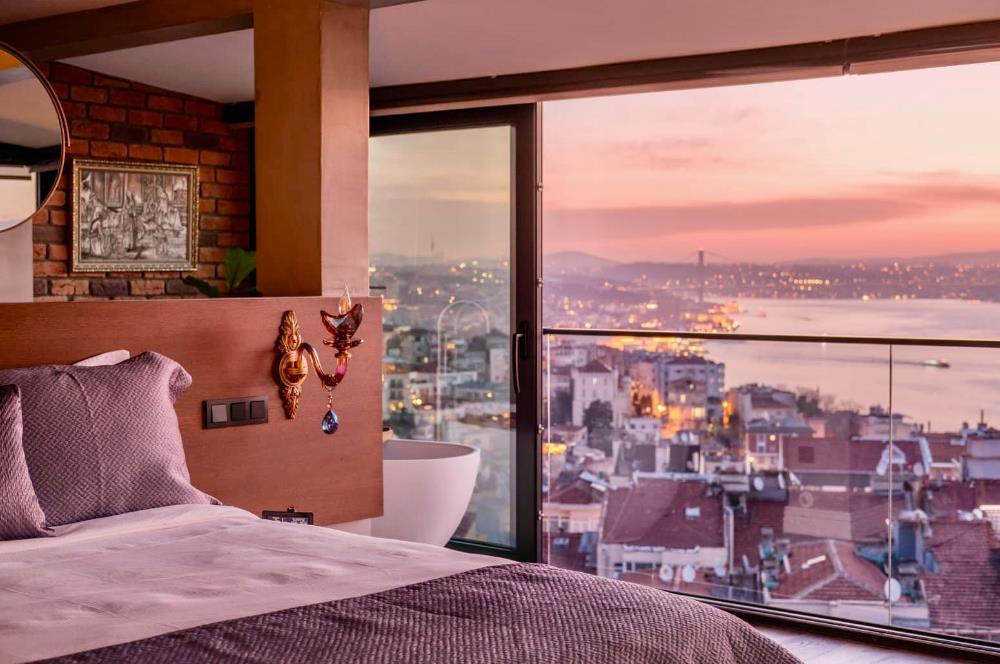 Cihangirde Manzaralı, Eşyalı, Özel Tasarım Dubleks Satılık