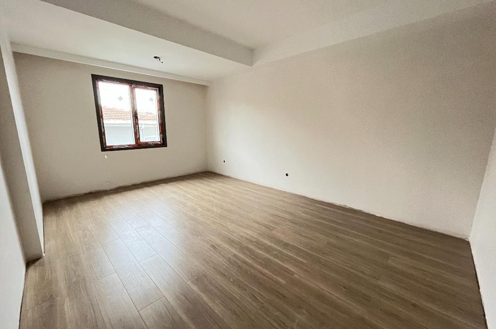 KÜÇÜKYALI'DA MERKEZİ KONUMDA DENİZ MANZARALI LÜX 2+1 DUBLEKS