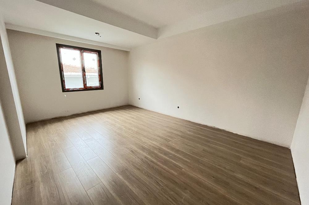 KÜÇÜKYALI'DA MERKEZİ KONUMDA DENİZ MANZARALI LÜX 2+1 DUBLEKS