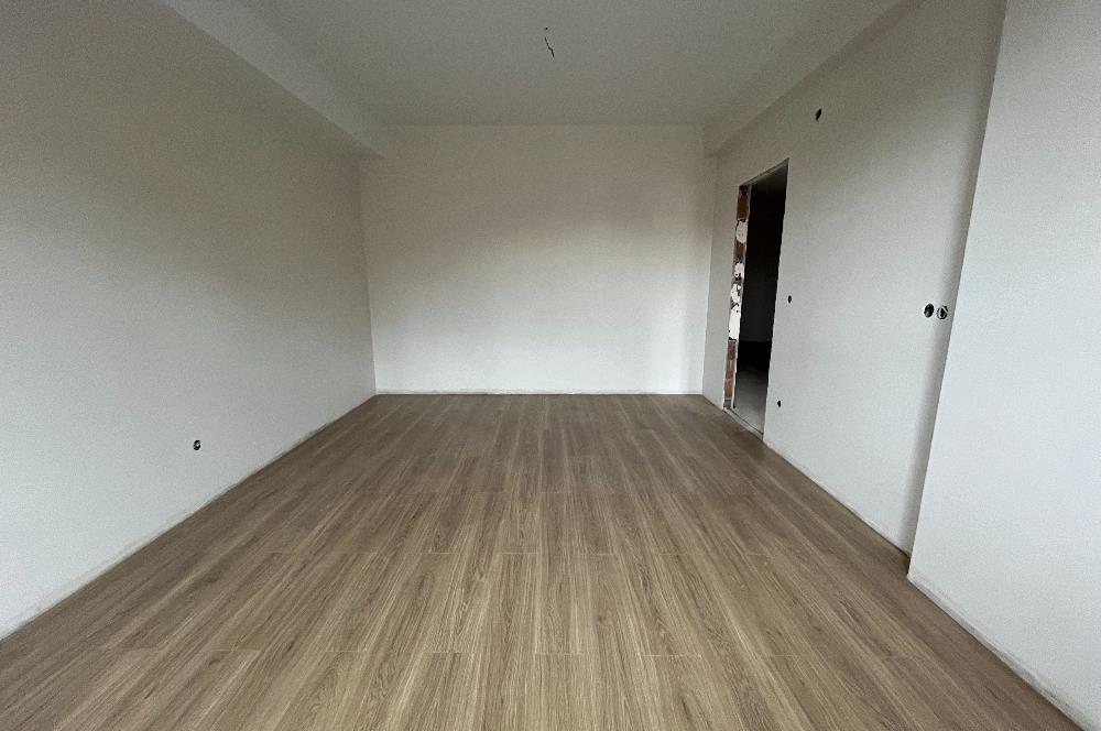 KÜÇÜKYALI'DA MERKEZİ KONUMDA DENİZ MANZARALI LÜX 2+1 DUBLEKS