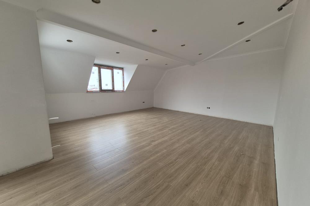 KÜÇÜKYALI'DA MERKEZİ KONUMDA DENİZ MANZARALI LÜX 2+1 DUBLEKS