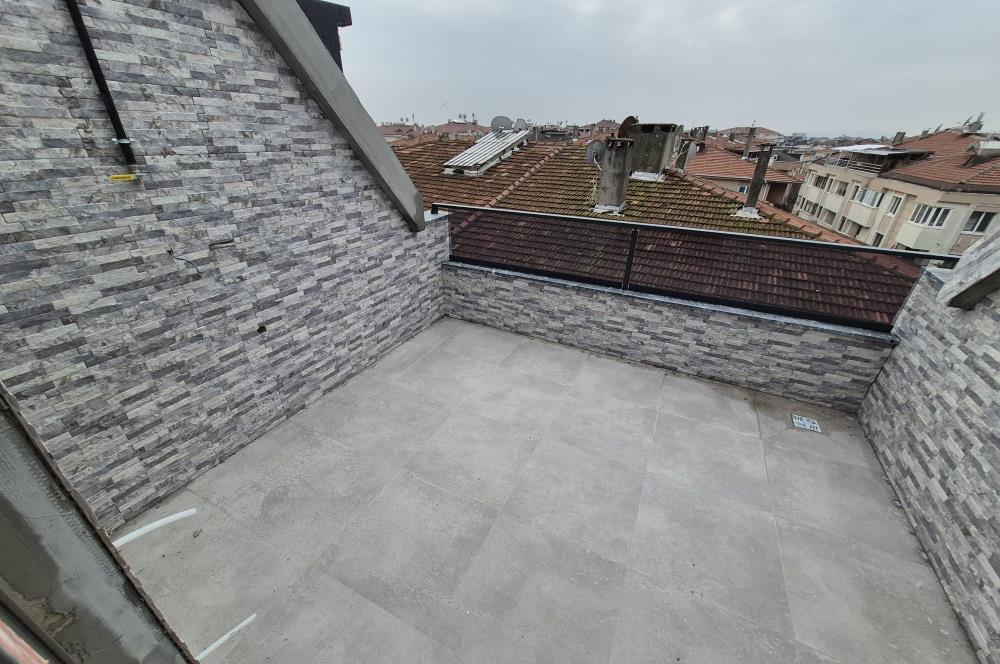 KÜÇÜKYALI'DA MERKEZİ KONUMDA DENİZ MANZARALI LÜX 2+1 DUBLEKS