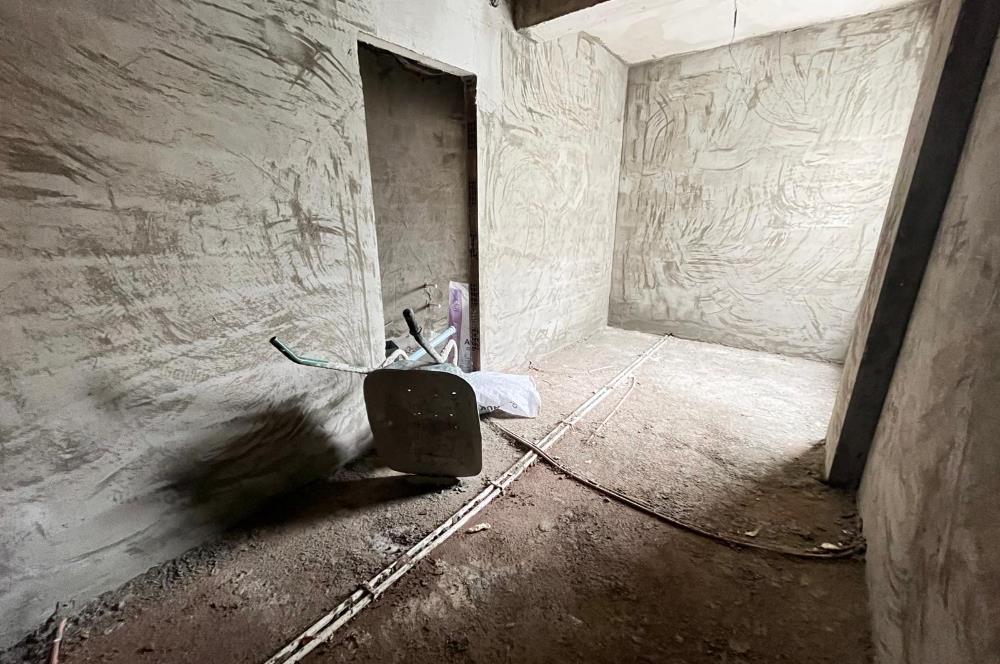 ALTINTEPE'DE MARMARAYA YÜRÜME MESAFESİNDE 4.KATTA 1+1