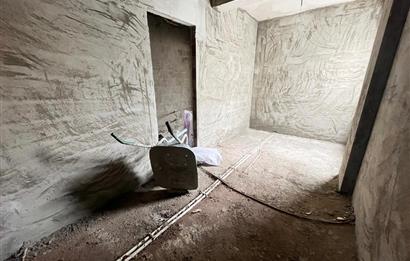 ALTINTEPE'DE MARMARAYA YÜRÜME MESAFESİNDE 4.KATTA 1+1