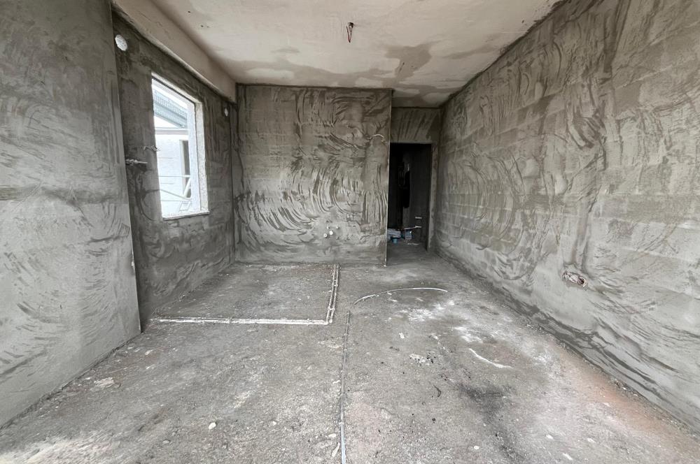 ALTINTEPE'DE MARMARAYA YÜRÜME MESAFESİNDE 4.KATTA 1+1