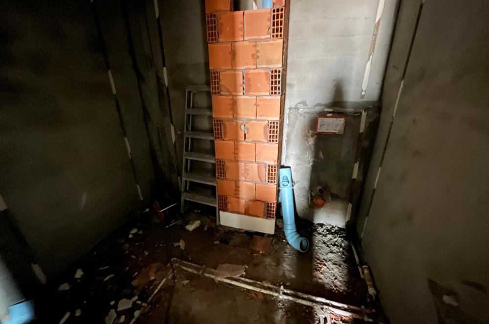 ALTINTEPE'DE MARMARAYA YÜRÜME MESAFESİNDE 4.KATTA 1+1