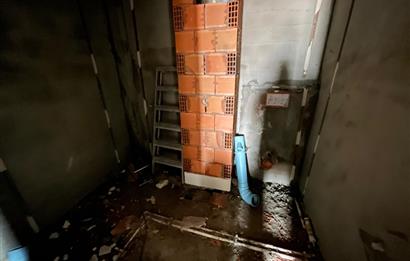 ALTINTEPE'DE MARMARAYA YÜRÜME MESAFESİNDE 4.KATTA 1+1