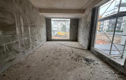 ALTINTEPE'DE K.OTOPARKLI-ARAKAT BALKONLU LÜX 2+1