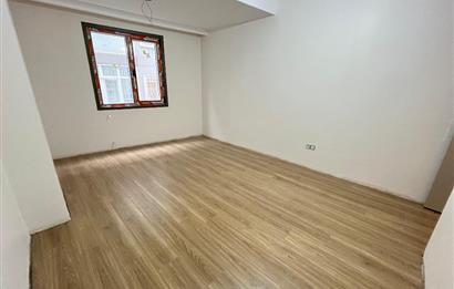 KÜÇÜKYALI'NIN MERKEZİNDE O BİNADA ARA KAT LÜX 2+1