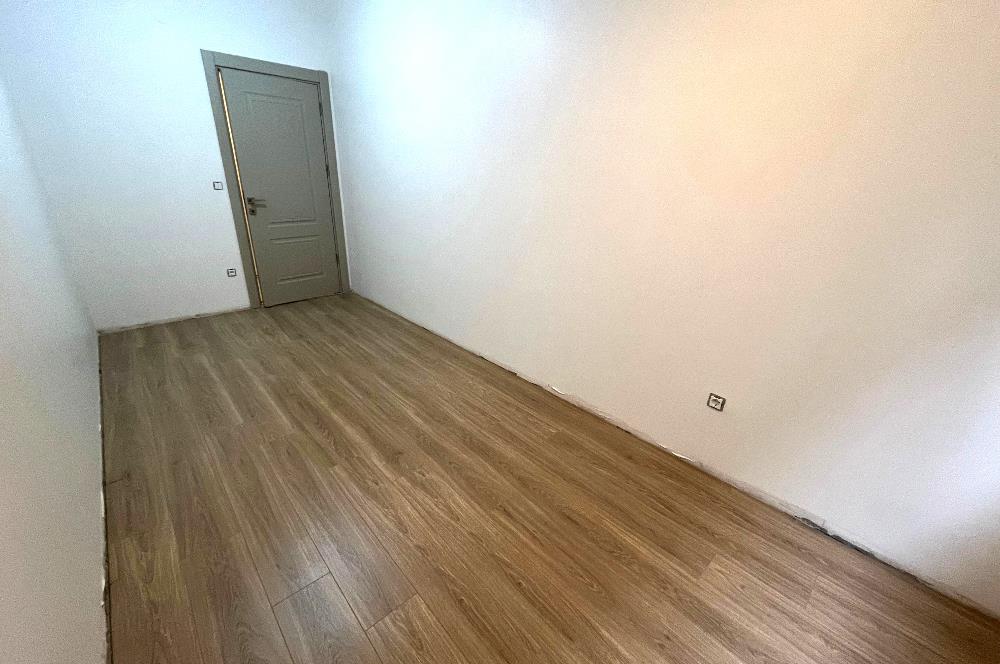 KÜÇÜKYALI'NIN MERKEZİNDE O BİNADA ARA KAT LÜX 2+1