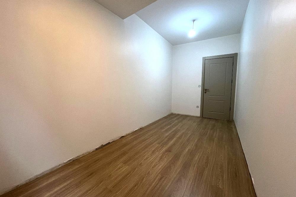 KÜÇÜKYALI'NIN MERKEZİNDE O BİNADA ARA KAT LÜX 2+1