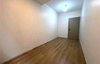 KÜÇÜKYALI'NIN MERKEZİNDE O BİNADA ARA KAT LÜX 2+1