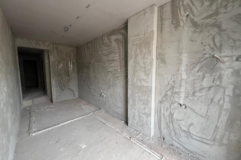 ALTINTEPE'DE K.OTOPARKLI-ARAKAT BALKONLU LÜX 2+1