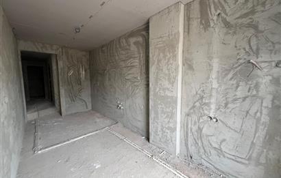 ALTINTEPE'DE K.OTOPARKLI-ARAKAT BALKONLU LÜX 2+1