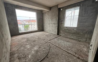 ALTINTEPE'DE MARMARAYA YÜRÜME MESAFESİNDE 4.KATTA 1+1