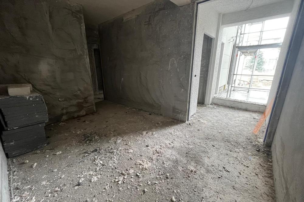 ALTINTEPE'DE K.OTOPARKLI-ARAKAT BALKONLU LÜX 2+1