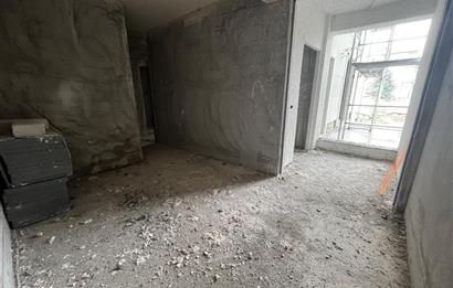 ALTINTEPE'DE K.OTOPARKLI-ARAKAT BALKONLU LÜX 2+1