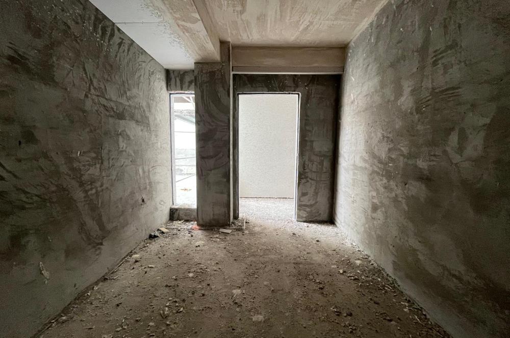 ALTINTEPE'DE K.OTOPARKLI-ARAKAT BALKONLU LÜX 2+1