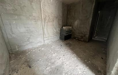 ALTINTEPE'DE K.OTOPARKLI-ARAKAT BALKONLU LÜX 2+1