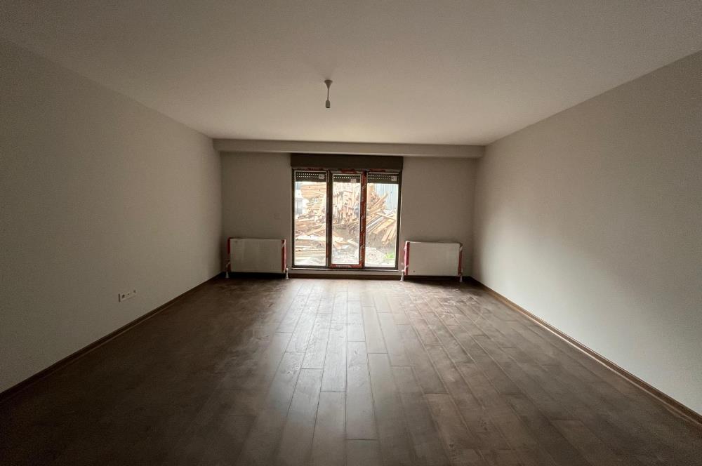 MİNİBÜSE , METROYA YÜRÜME MESAFELİ GENİŞ AYRI MUTFAKLI 2+1