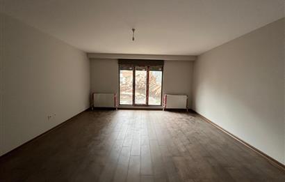 MİNİBÜSE , METROYA YÜRÜME MESAFELİ GENİŞ AYRI MUTFAKLI 2+1