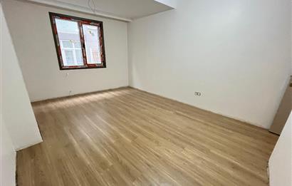 KÜÇÜKYALI'NIN MERKEZİNDE O BİNADA ARA KAT LÜX 2+1