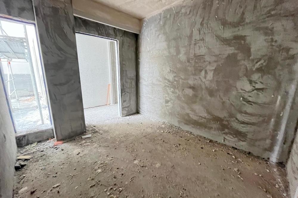 ALTINTEPE'DE K.OTOPARKLI-ARAKAT BALKONLU LÜX 2+1