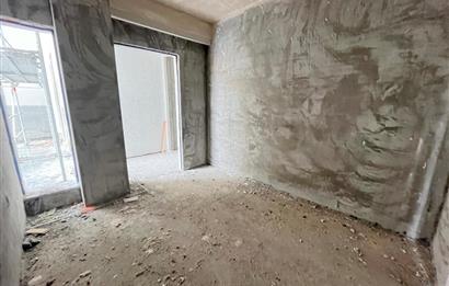 ALTINTEPE'DE K.OTOPARKLI-ARAKAT BALKONLU LÜX 2+1