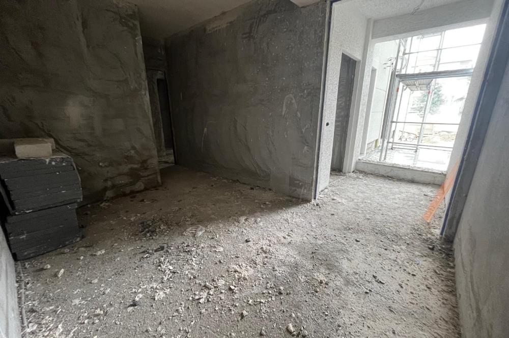 ALTINTEPE'DE K.OTOPARKLI-ARAKAT BALKONLU LÜX 2+1