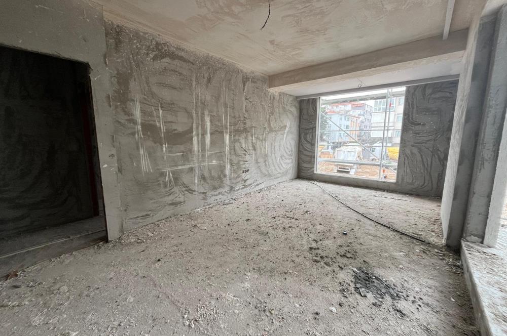 ALTINTEPE'DE K.OTOPARKLI-ARAKAT BALKONLU LÜX 2+1