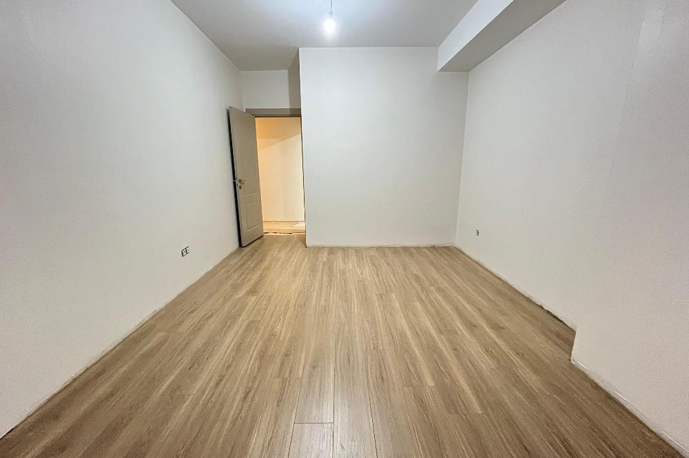 KÜÇÜKYALI'NIN MERKEZİNDE O BİNADA ARA KAT LÜX 2+1