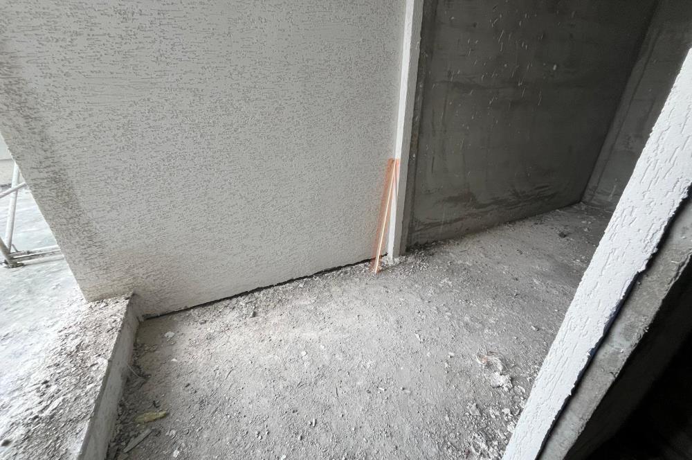 ALTINTEPE'DE K.OTOPARKLI-ARAKAT BALKONLU LÜX 2+1