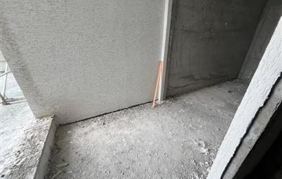 ALTINTEPE'DE K.OTOPARKLI-ARAKAT BALKONLU LÜX 2+1