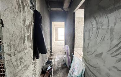 ALTINTEPE'DE MARMARAYA YÜRÜME MESAFESİNDE 4.KATTA 1+1