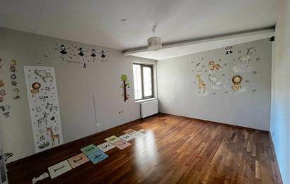 C21'DEN METROYA YÜRÜME MESAFESİNDE 210 M2 TAKASA UYGUN 4+1