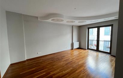 C21'DEN METROYA YÜRÜME MESAFESİNDE 210 M2 TAKASA UYGUN 4+1