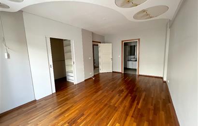 C21'DEN METROYA YÜRÜME MESAFESİNDE 210 M2 TAKASA UYGUN 4+1