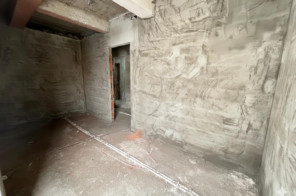 ALTINTEPE'DE MARMARAYA YÜRÜME MESAFESİNDE 4.KATTA 1+1