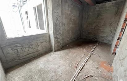 ALTINTEPE'DE MARMARAYA YÜRÜME MESAFESİNDE 4.KATTA 1+1