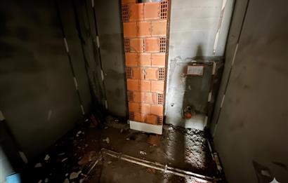 ALTINTEPE'DE MARMARAYA YÜRÜME MESAFESİNDE 4.KATTA 1+1