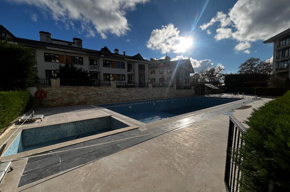 C21'DEN METROYA YÜRÜME MESAFESİNDE 210 M2 TAKASA UYGUN 4+1