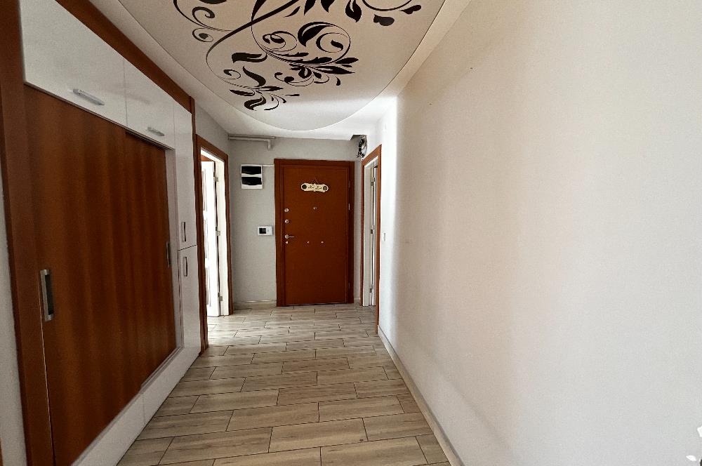 C21'DEN METROYA YÜRÜME MESAFESİNDE 210 M2 TAKASA UYGUN 4+1