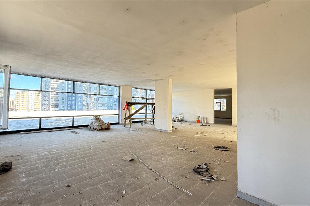 TRABZON YOMRA'DA 700M2 AÇIK TERASLI İŞYERİ