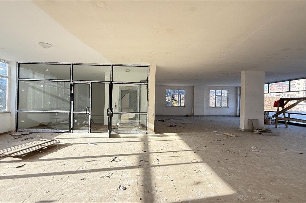 TRABZON YOMRA'DA 700M2 AÇIK TERASLI İŞYERİ