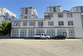 TRABZON YOMRA'DA 700M2 AÇIK TERASLI İŞYERİ - 1 - 32081