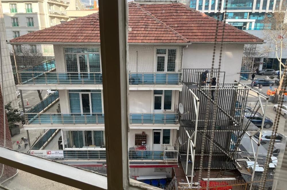 ATATÜRK BULVARIN'DA PRESTİJLİ KONUMDA 2+1 DAİRE OFİS