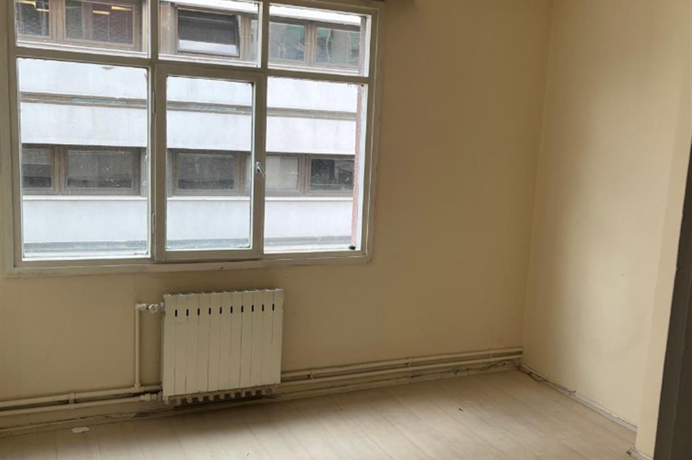 ATATÜRK BULVARIN'DA PRESTİJLİ KONUMDA 2+1 DAİRE OFİS